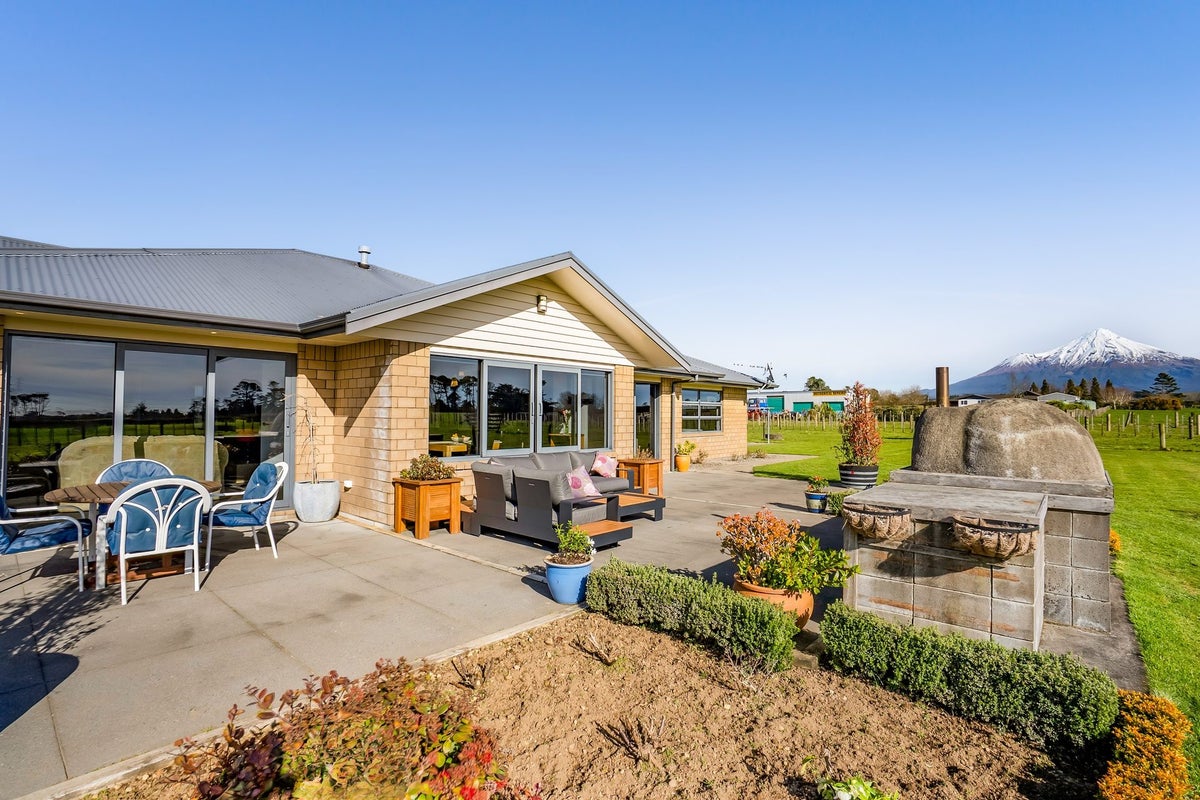 60 Monmouth Road, Pembroke, Stratford - Carousel 2