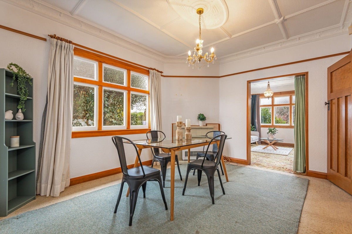 8 Cuba Street, Takaro, Palmerston North - Carousel 1