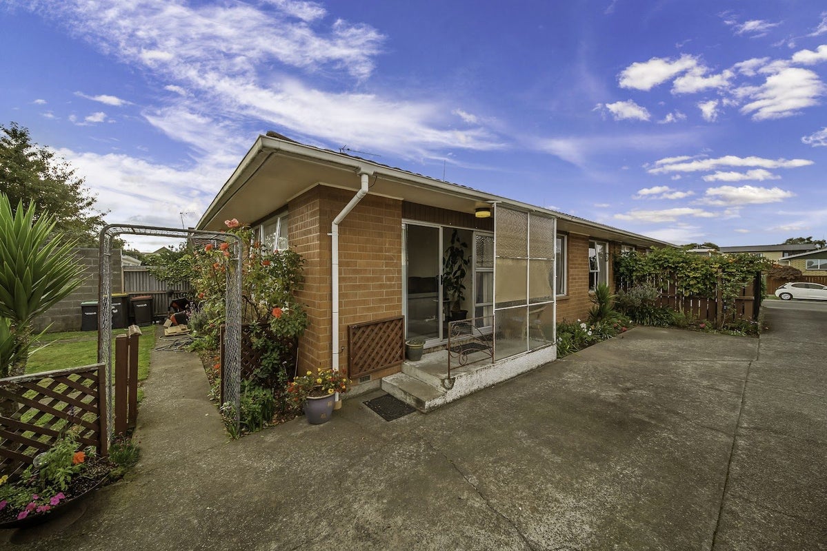 2/44 Strathfield Avenue, Dallington, Christchurch - Carousel 1
