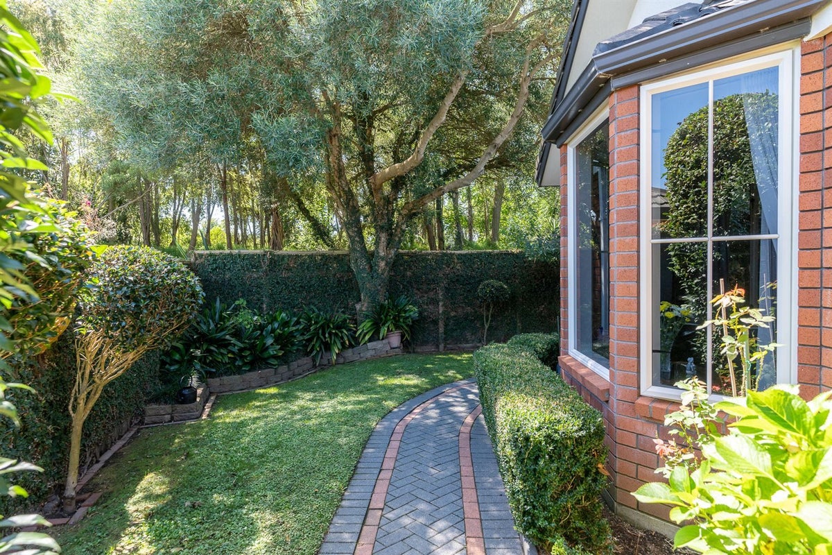 10 Ruby Court, Chartwell, Hamilton - Carousel 24