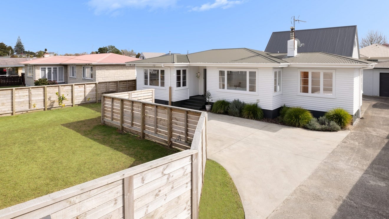 567B Fraser Street, Greerton, Tauranga - Carousel 1