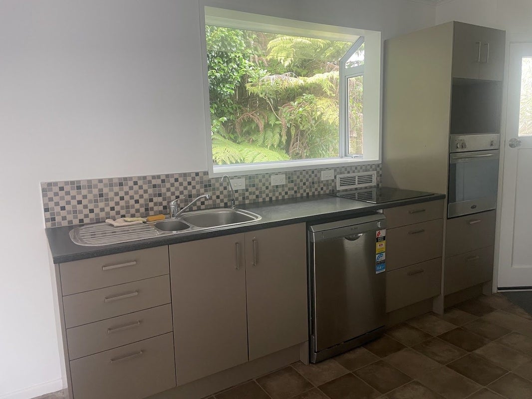 20 Robson Street, Stokes Valley, Lower Hutt - Carousel 2