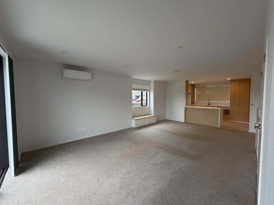38 Turtleback Avenue, Whitby, Porirua - Carousel 2