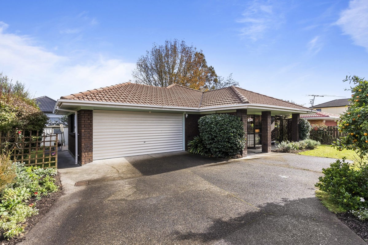 2/102 Rathgar Road, Henderson, Auckland - Carousel 2