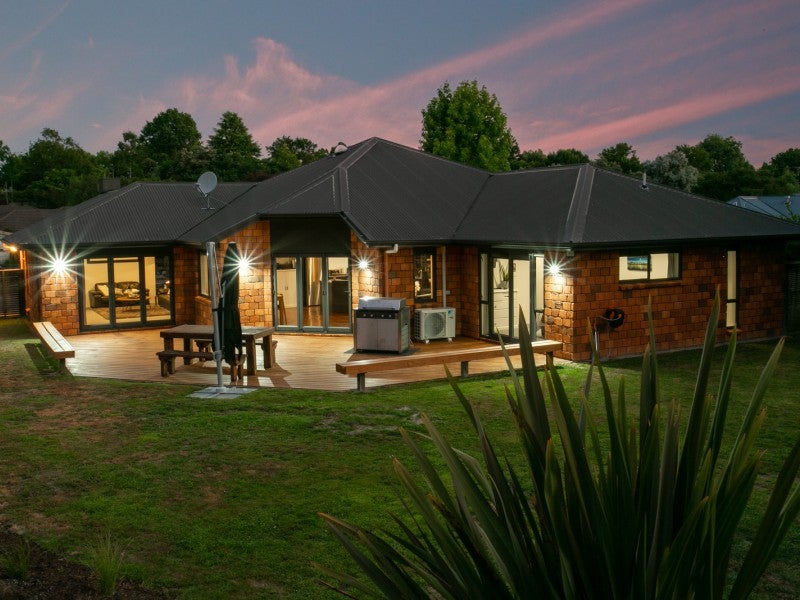 17 Grace Avenue, Leamington, Cambridge - Carousel 26