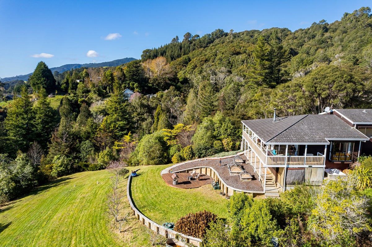 219B Katherine Mansfield Drive, Whitemans Valley, Upper Hutt - Carousel 1