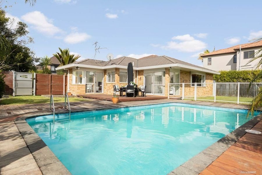 30 Ben Nevis Place, Northpark, Auckland - Carousel 2