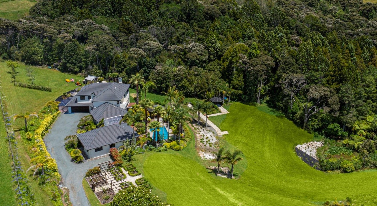 168 Three Oaks Drive, Albany - Carousel 1