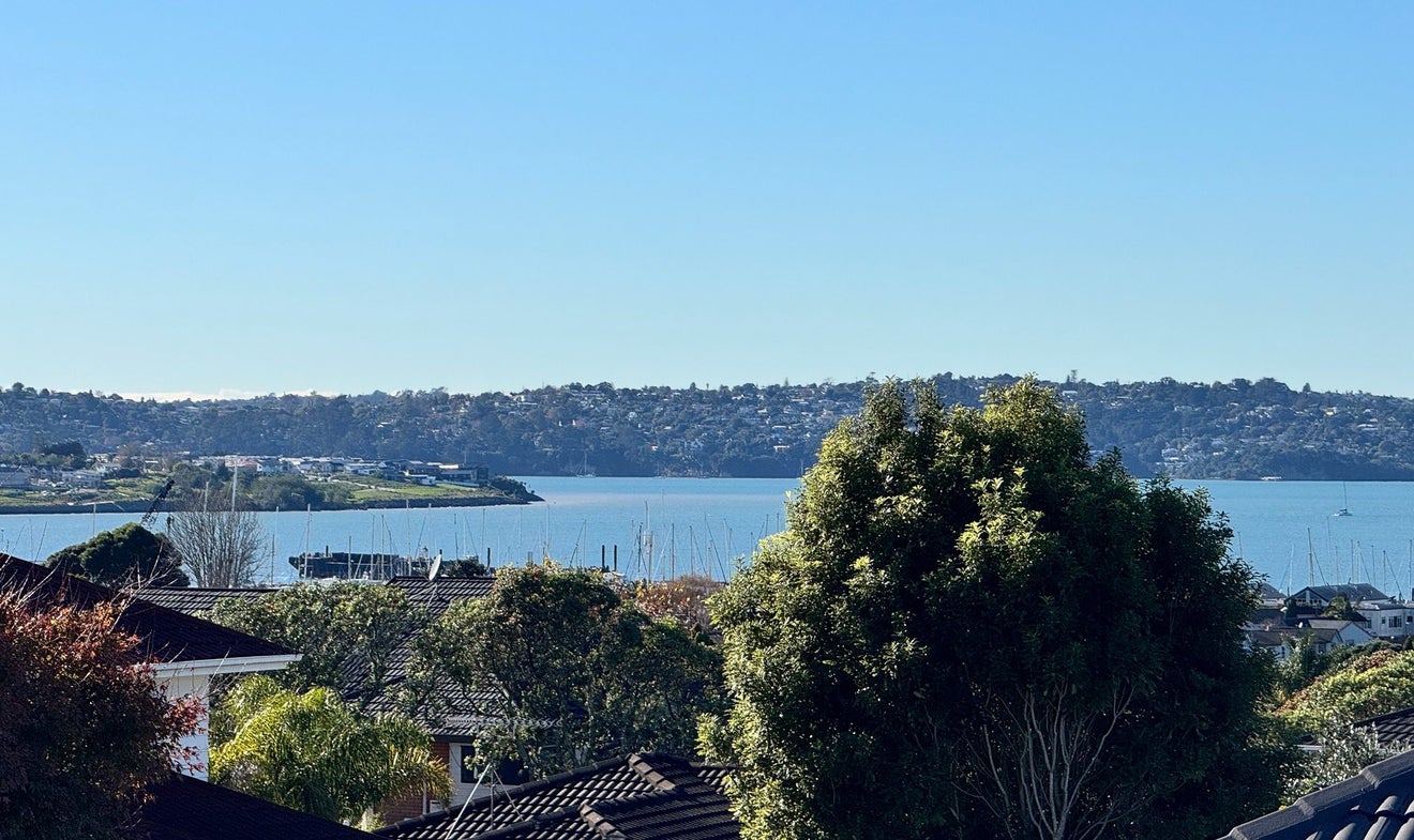 46 Whiting Grove, West Harbour, Auckland - Carousel 2