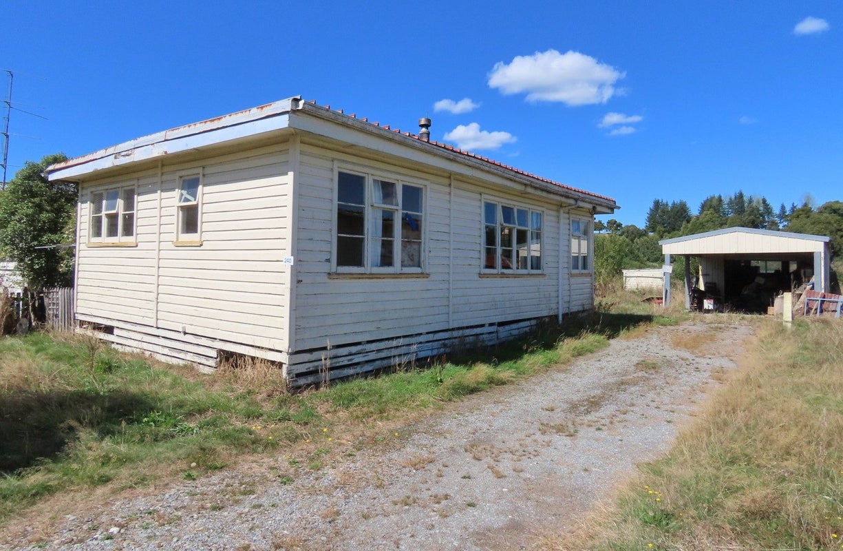 240 Ikamatua, IKAMATUA, TOTARA FLAT - Carousel 1