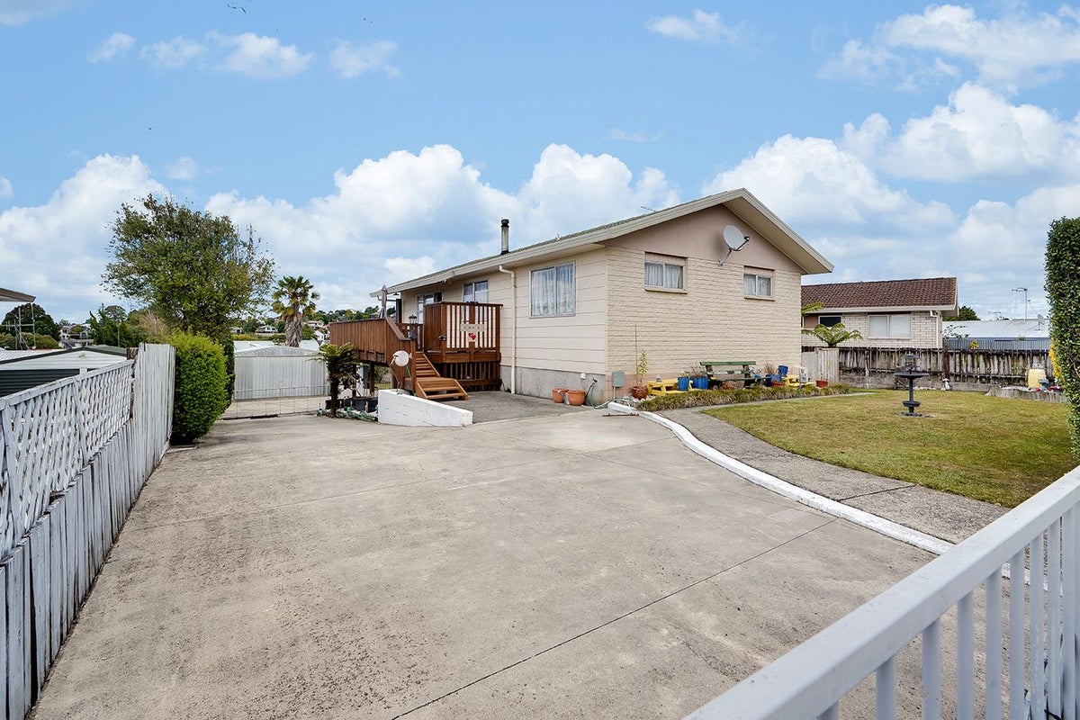39 Rodney Street, Nawton, Hamilton - Carousel 1