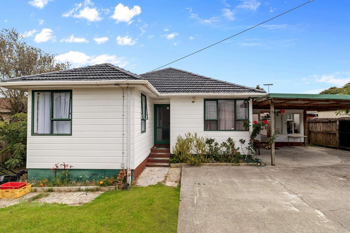 9 Fleming Street, Manurewa East, Auckland - Carousel 2