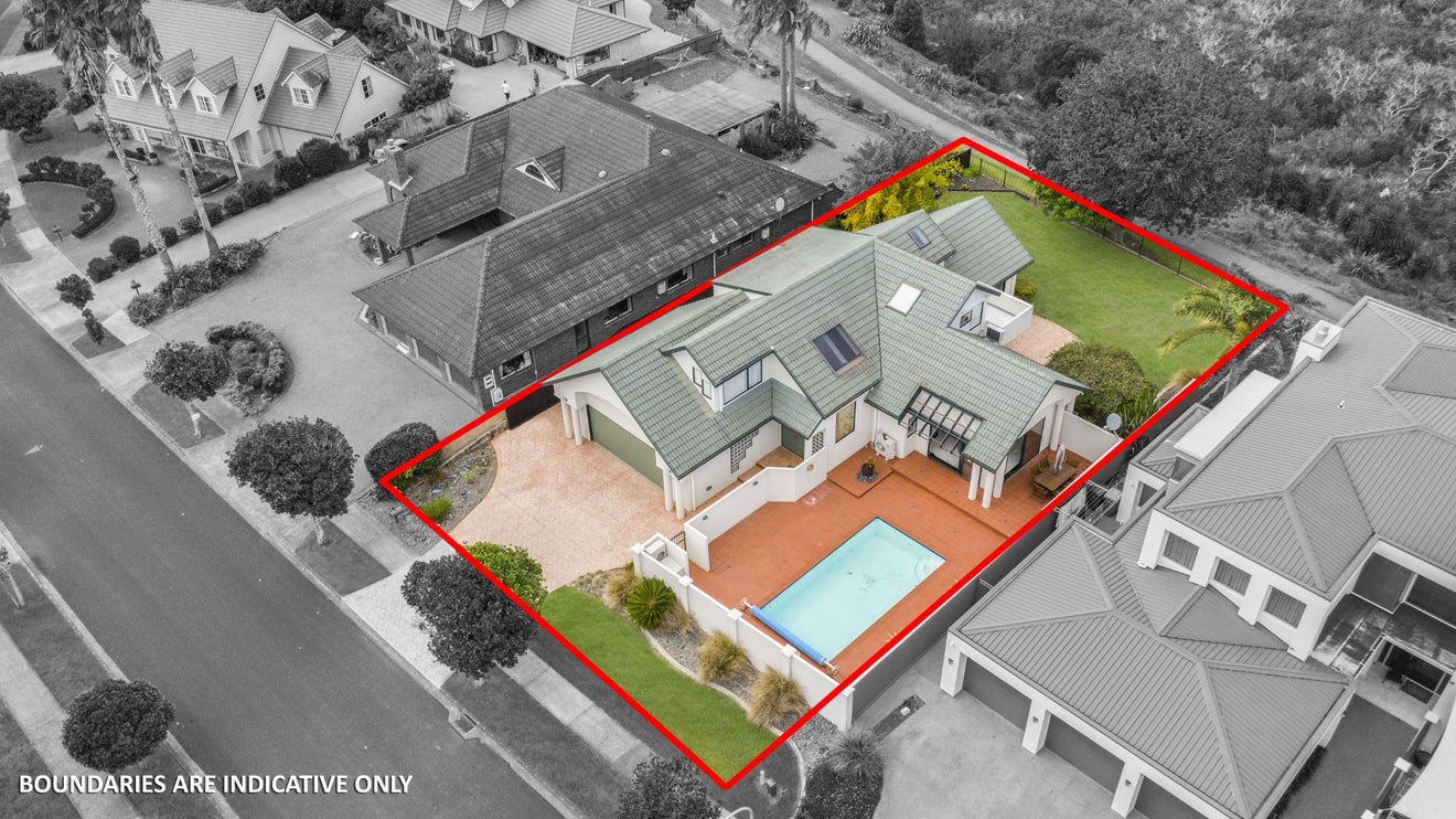 82 Glenross Drive, Wattle Downs, Auckland - Carousel 1