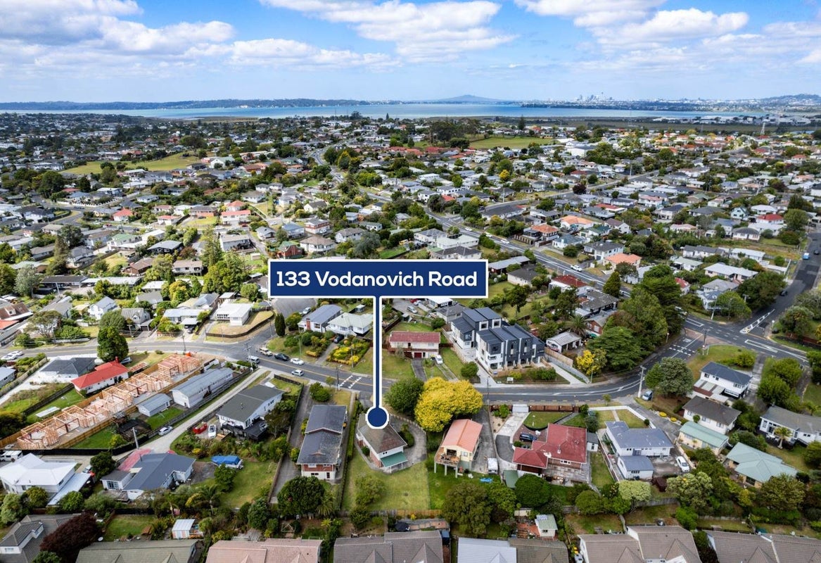 133 Vodanovich Road, Te Atatu South, Auckland - Carousel 20