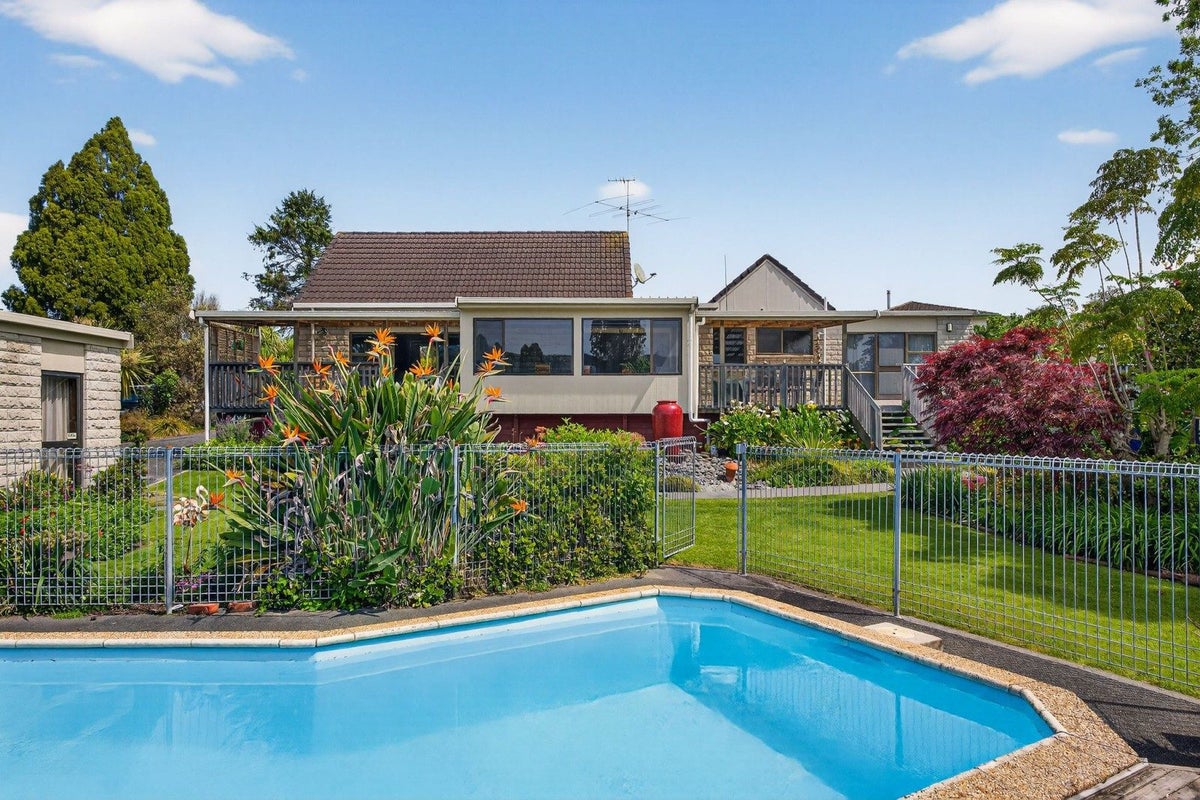 469B Aberdeen Road, Te Hapara, Gisborne - Carousel 1