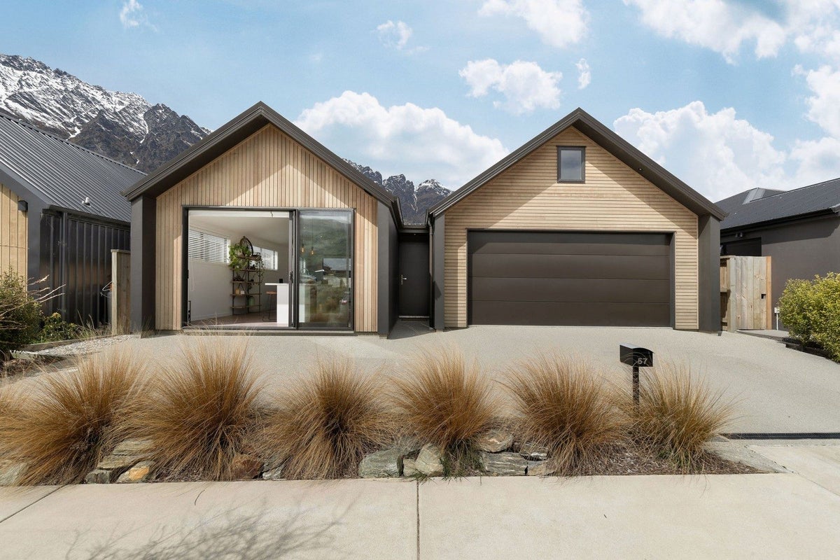 57 Drysdale Road, Jacks Point, Queenstown - Carousel 1