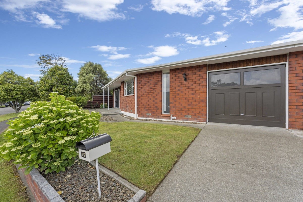 17 Te Punga Place, Awapuni, Palmerston North - Carousel 2