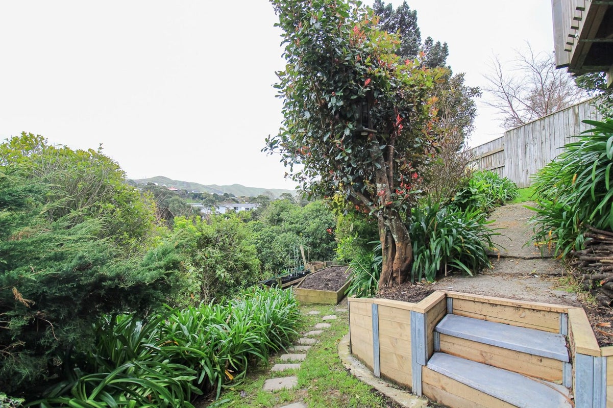 23 Silverbirch Grove, Churton Park, Wellington - Carousel 20