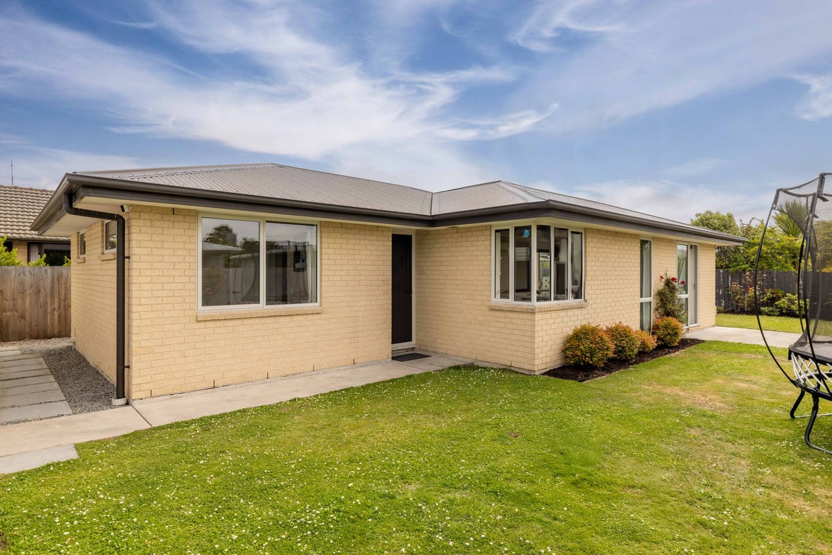 63 Saint Johns Street, Woolston, Christchurch - Carousel 1