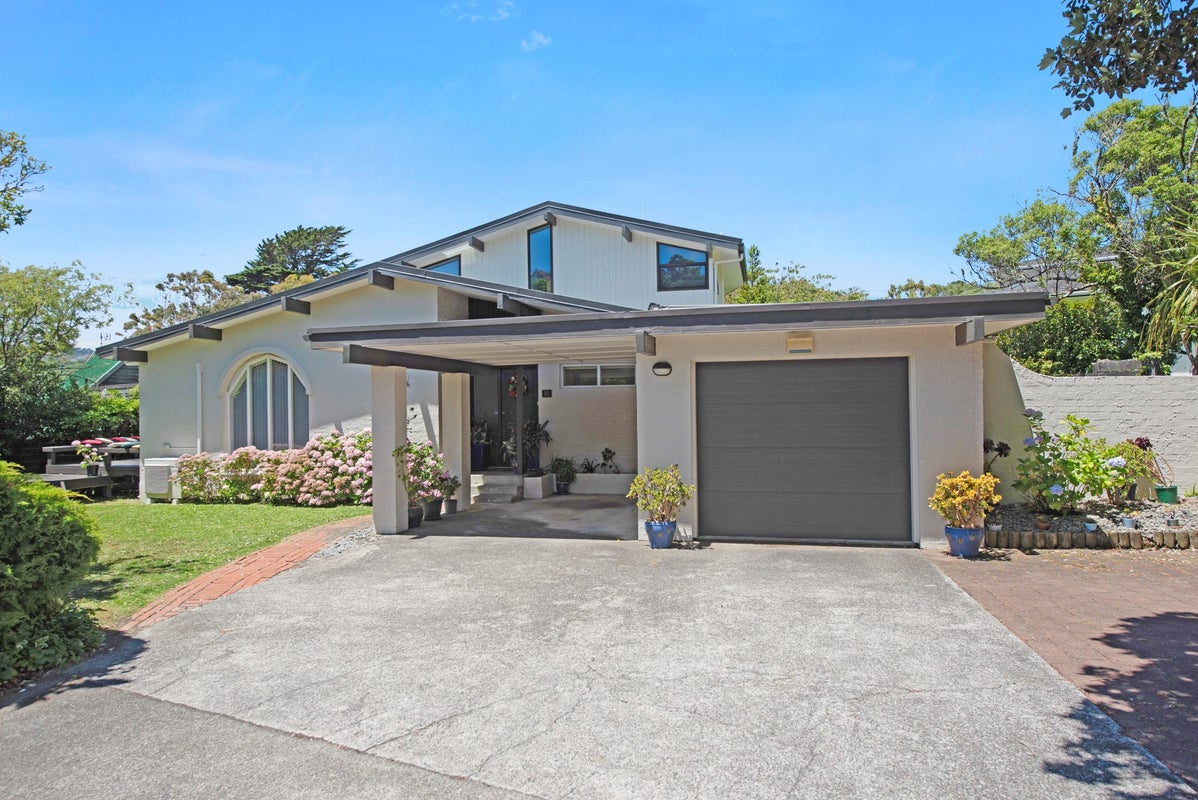 35 Halswater Drive, Churton Park, Wellington - Carousel 1