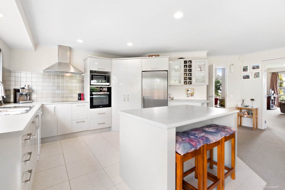 23 Harbourside Court, Beachlands, Auckland - Carousel 2