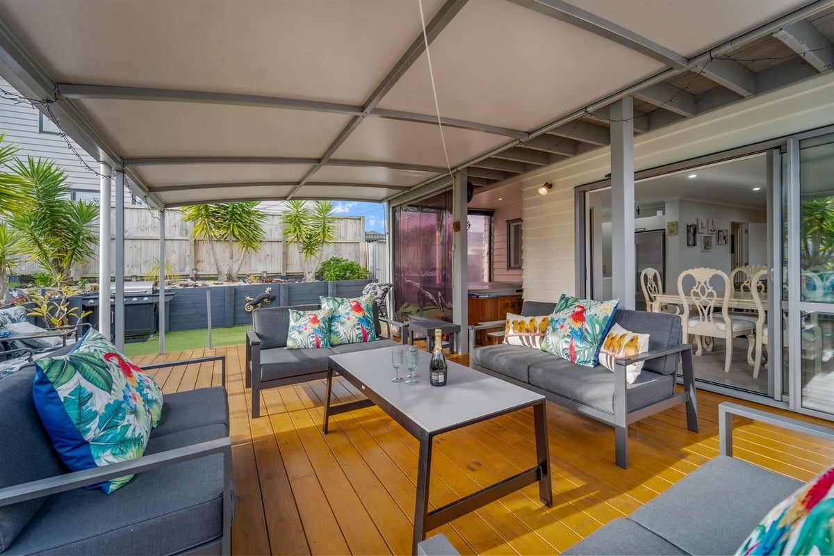 18 Maylee Crescent, Gulf Harbour, Whangaparaoa - Carousel 1