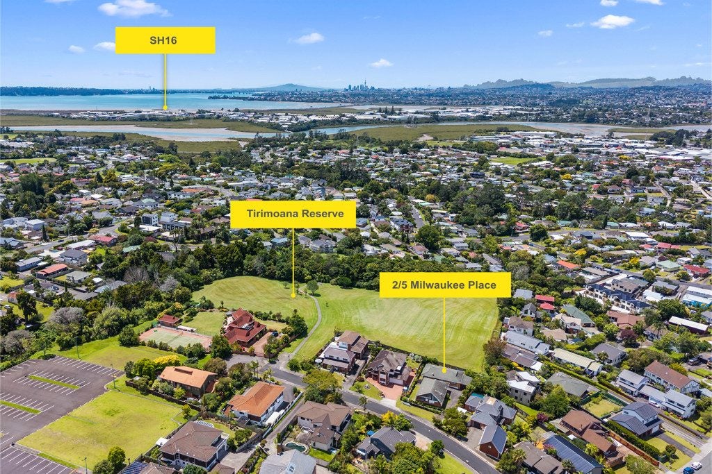 2/5 Milwaukee Place, Glendene, Auckland - Carousel 25
