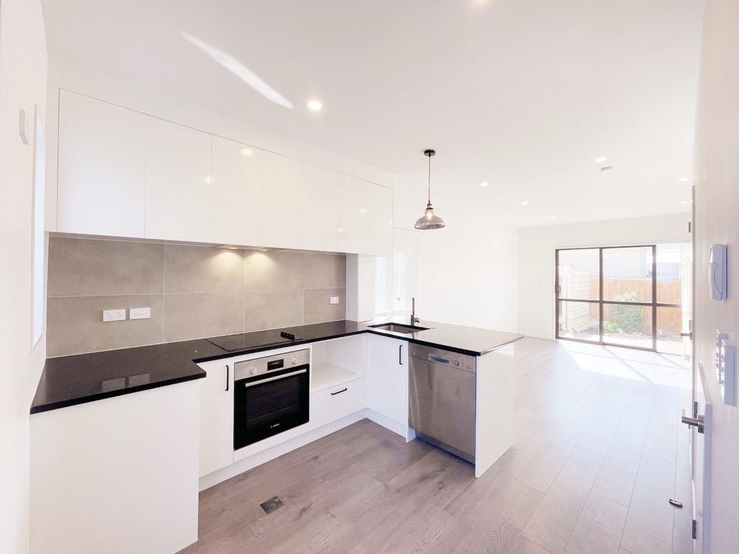 8/8 Arney Road, Ranui, Auckland - Carousel 2