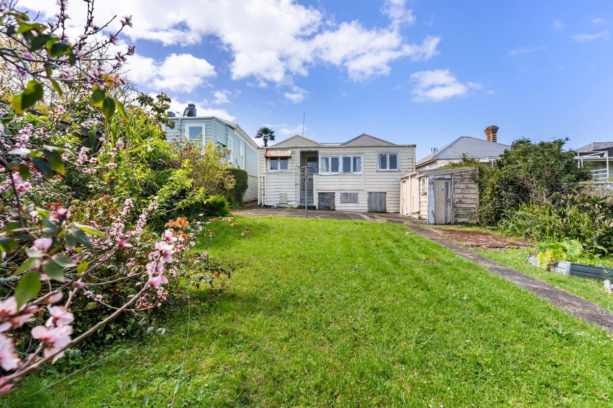 11 Chamberlain Street, Grey Lynn, Auckland - Carousel 2