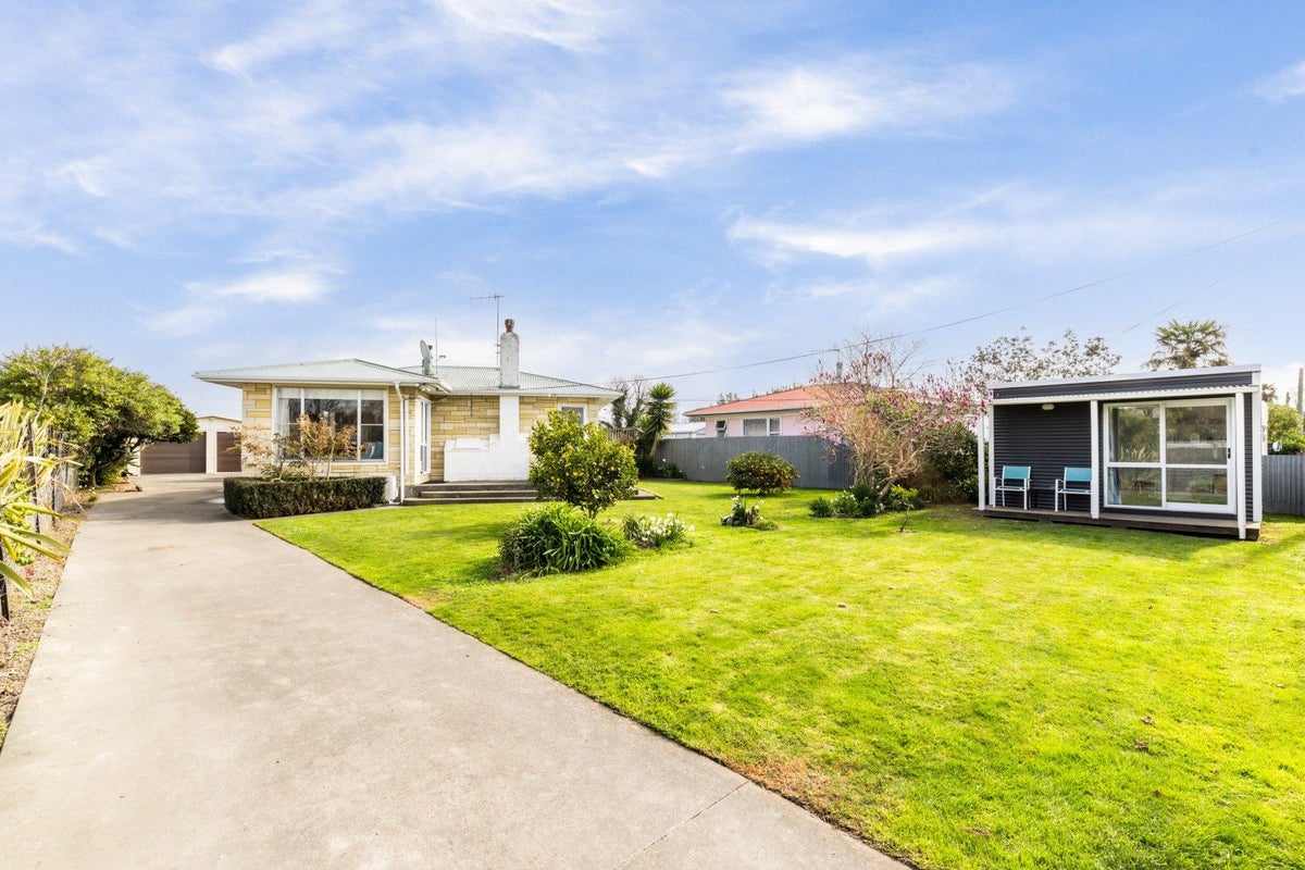 32 Hyla Road, Haumoana, Haumoana - Carousel 1