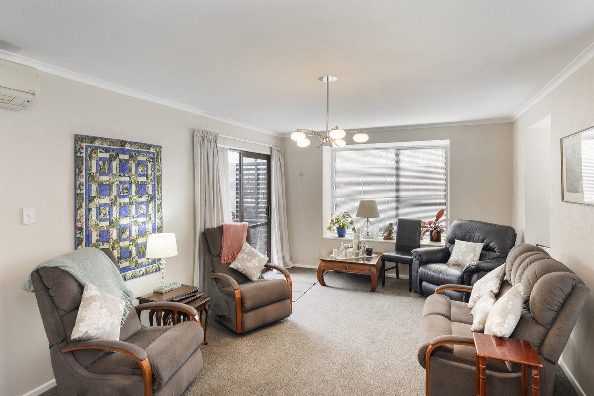 1/137 Grahams Road, Burnside, Christchurch - Carousel 2