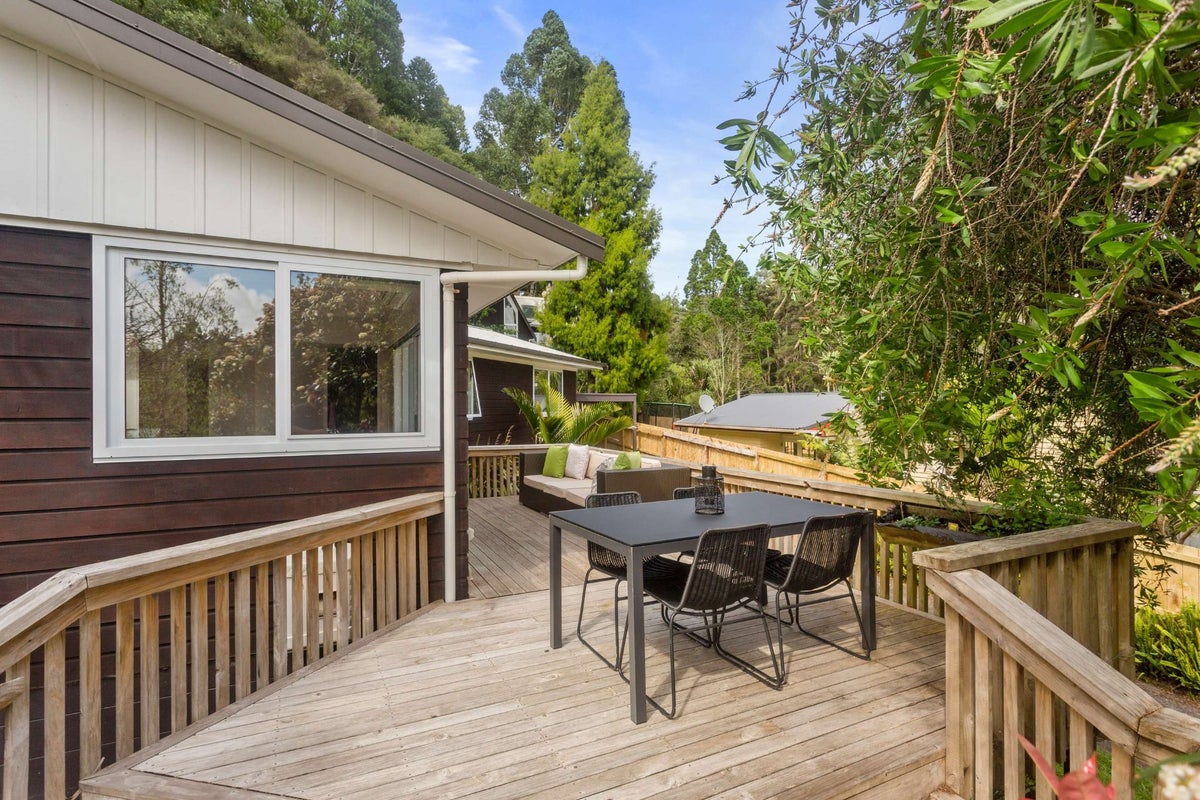20 Daffodil Street, Titirangi, Auckland - Carousel 9
