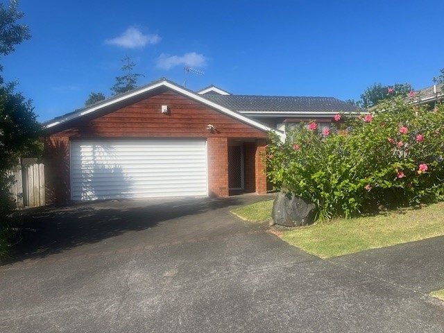 5 Nicholas Road, Somerville, Manukau - Carousel 1