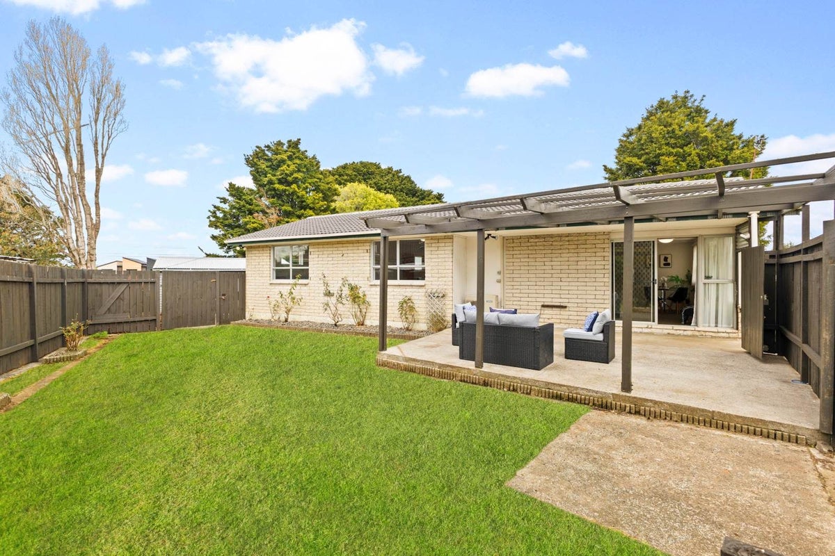 7 Chibnall Place, Conifer Grove, Papakura, Auckland - Carousel 1