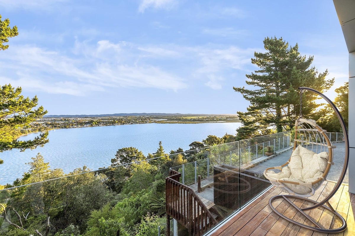 19 Buckleys Track, Paremoremo, Auckland - Carousel 1
