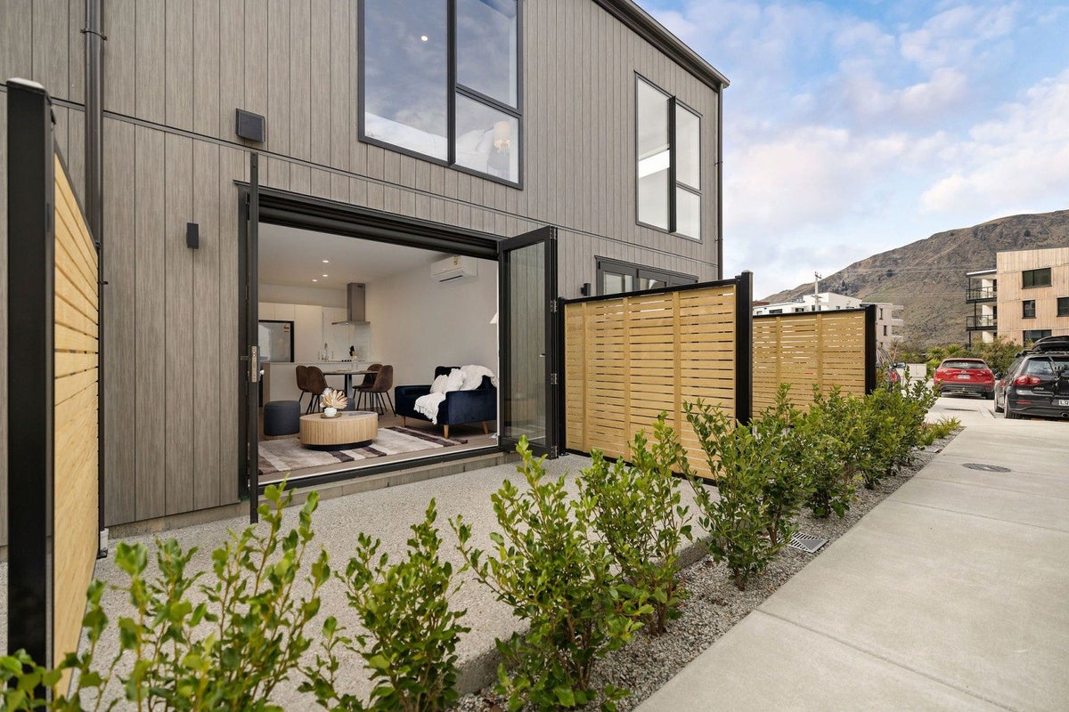 13/159 Arthurs Point Road, Arthurs Point, Queenstown - Carousel 1