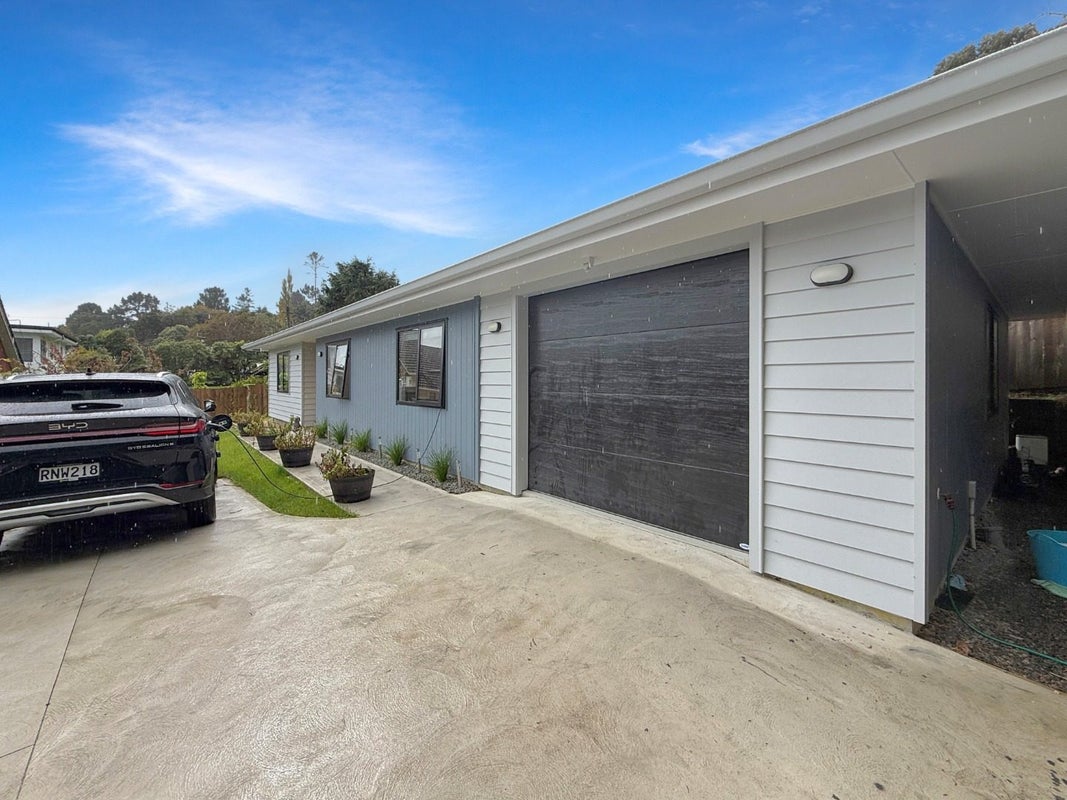 45B Montgomery Street, Stokes Valley, Lower Hutt - Carousel 1