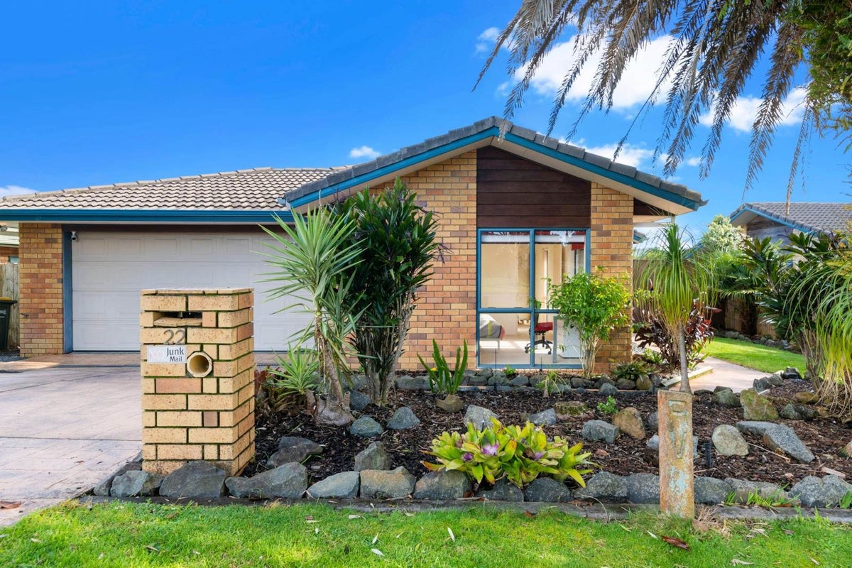 22 Adelphi Place, Albany, Auckland - Carousel 1