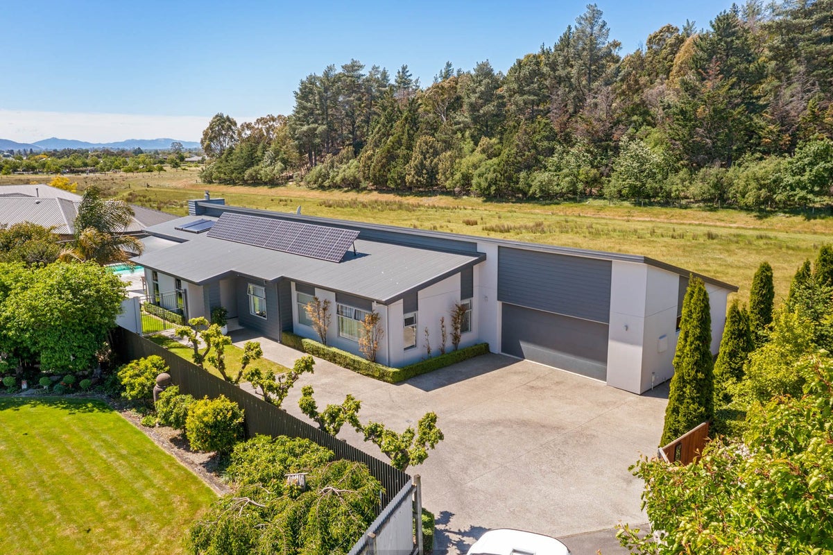175 Taylor Pass Road, Witherlea, Blenheim - Carousel 1