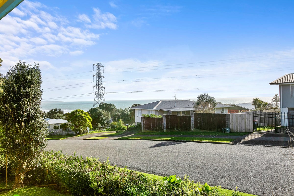 2 Tohu Place, Spotswood, New Plymouth - Carousel 20