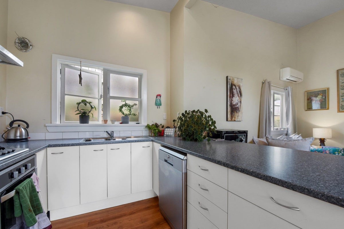 25 Russell Street, Stepneyville, Nelson - Carousel 2