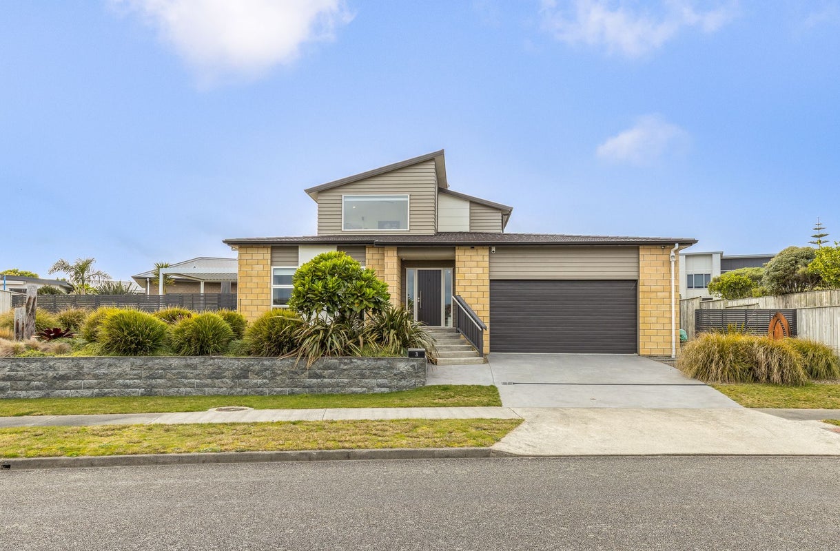 3 Pharazyn Avenue, Waikanae Beach, Waikanae - Carousel 1
