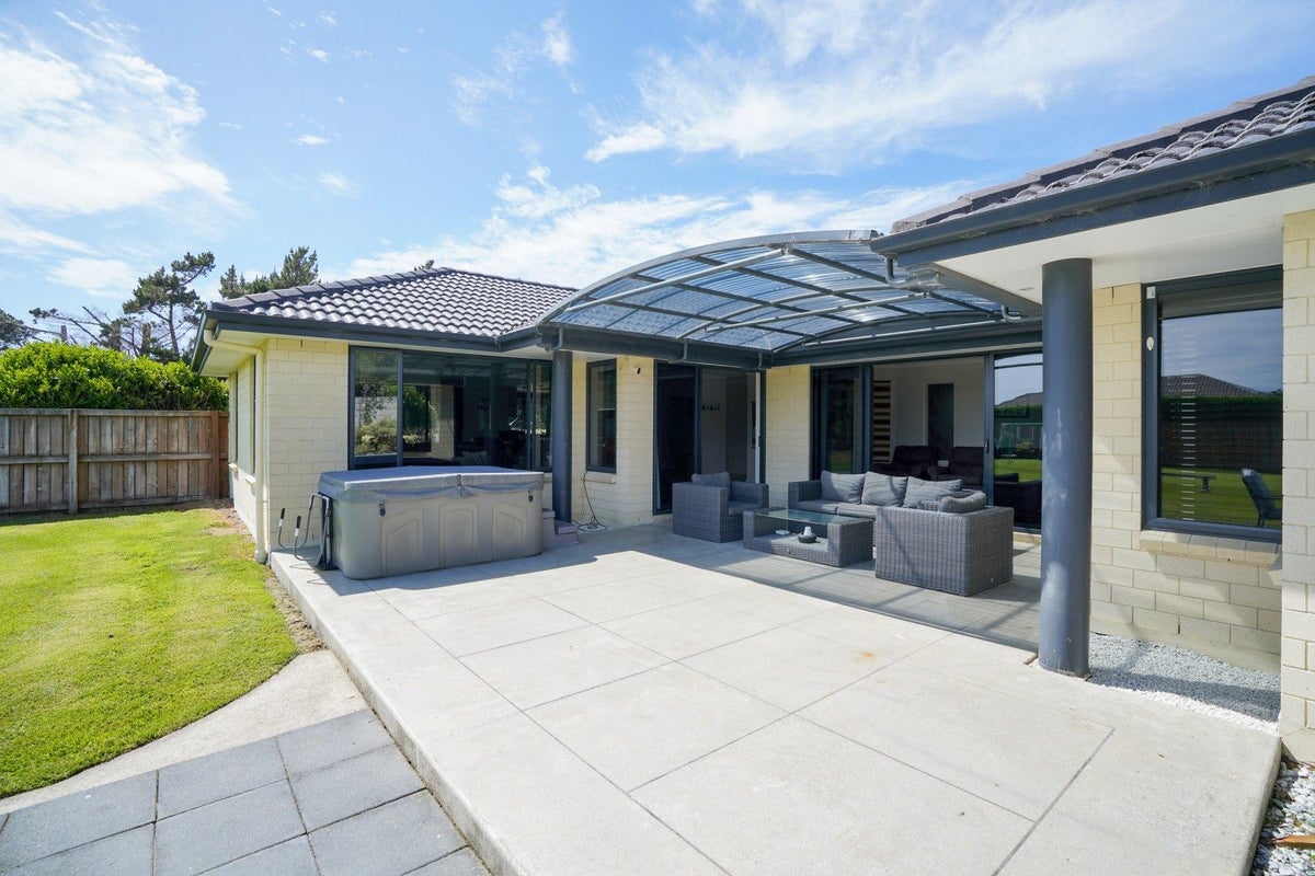 170 Oreti Road, Otatara - Carousel 34