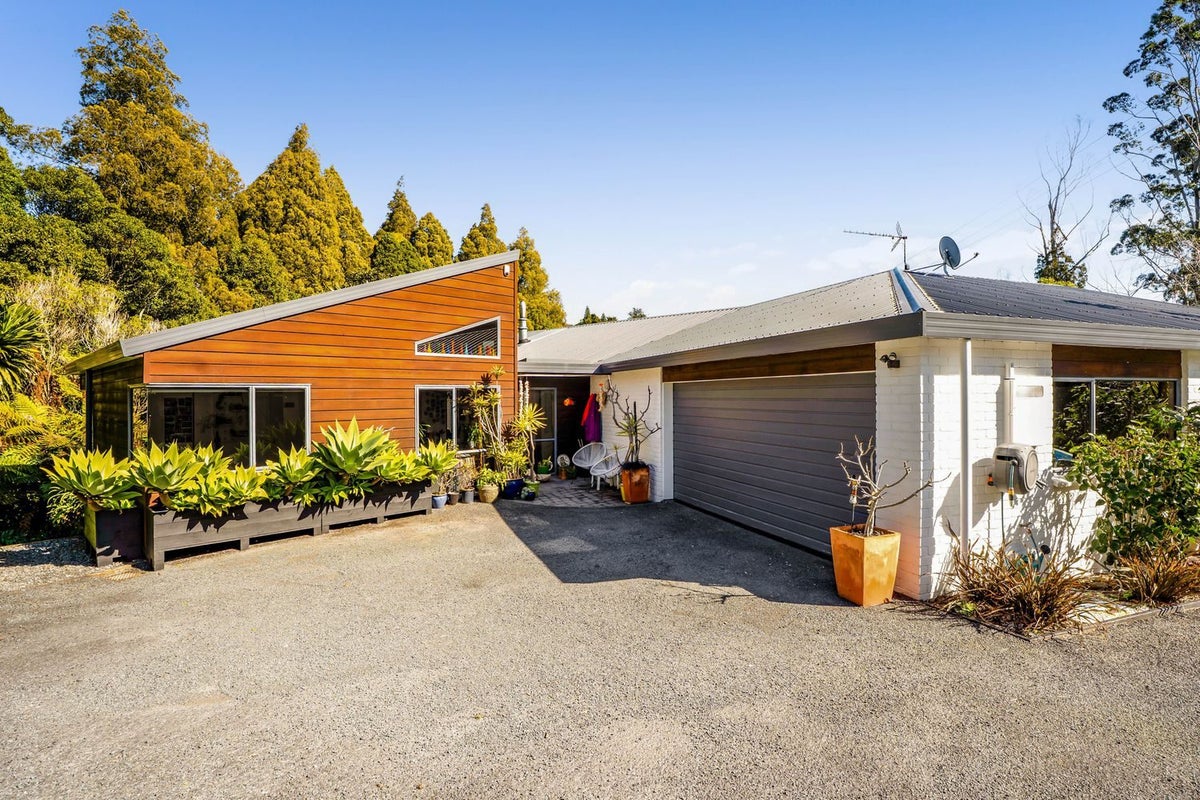 45A Karina Road, Merrilands, New Plymouth - Carousel 1
