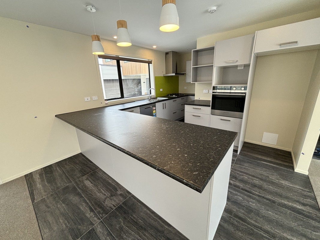 8 Adesanya Close, West End, Palmerston North - Carousel 2