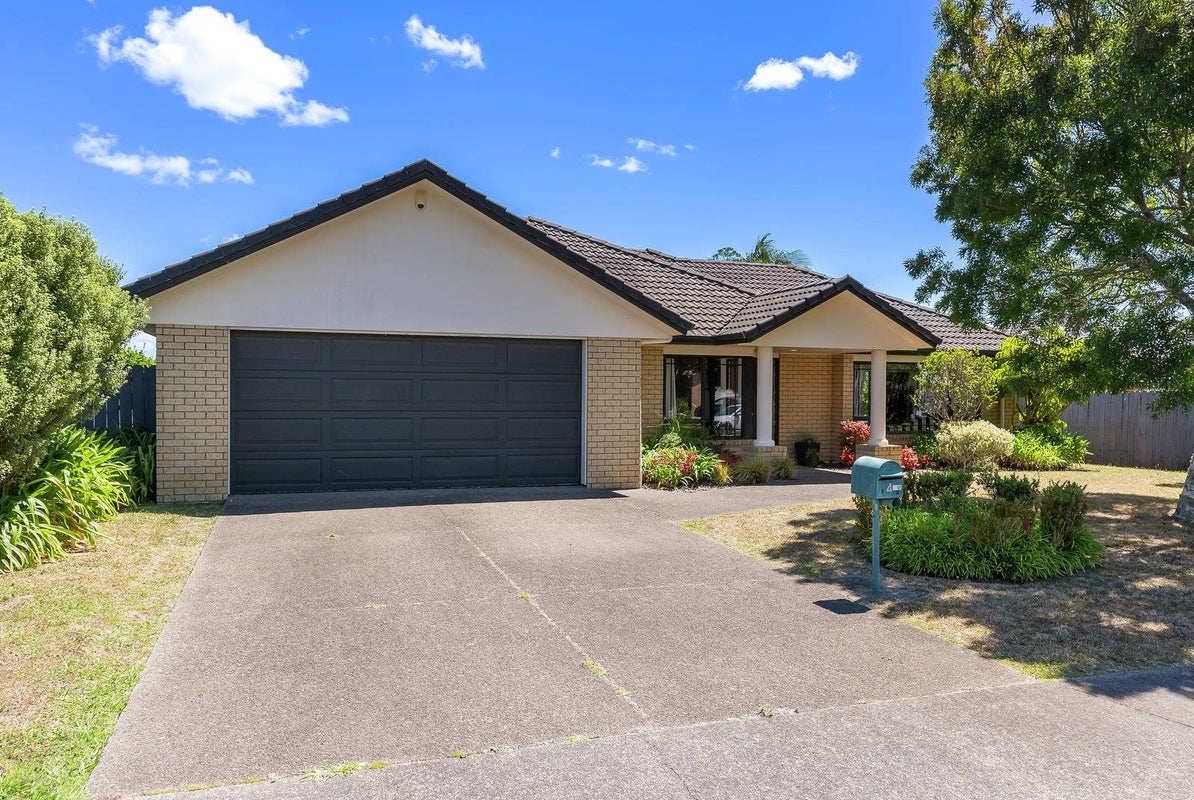 4 Mullagh Place, East Tamaki Heights, Auckland - Carousel 1