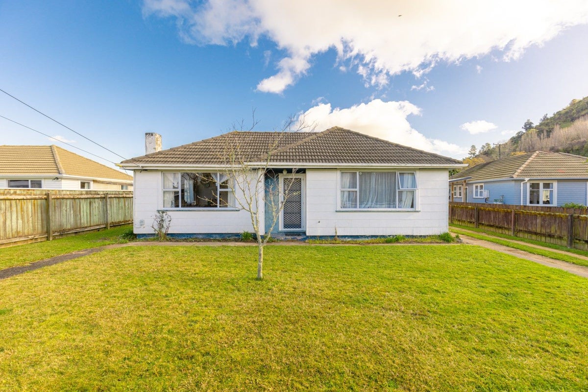 45 Kells Avenue, Aramoho, Whanganui - Carousel 1