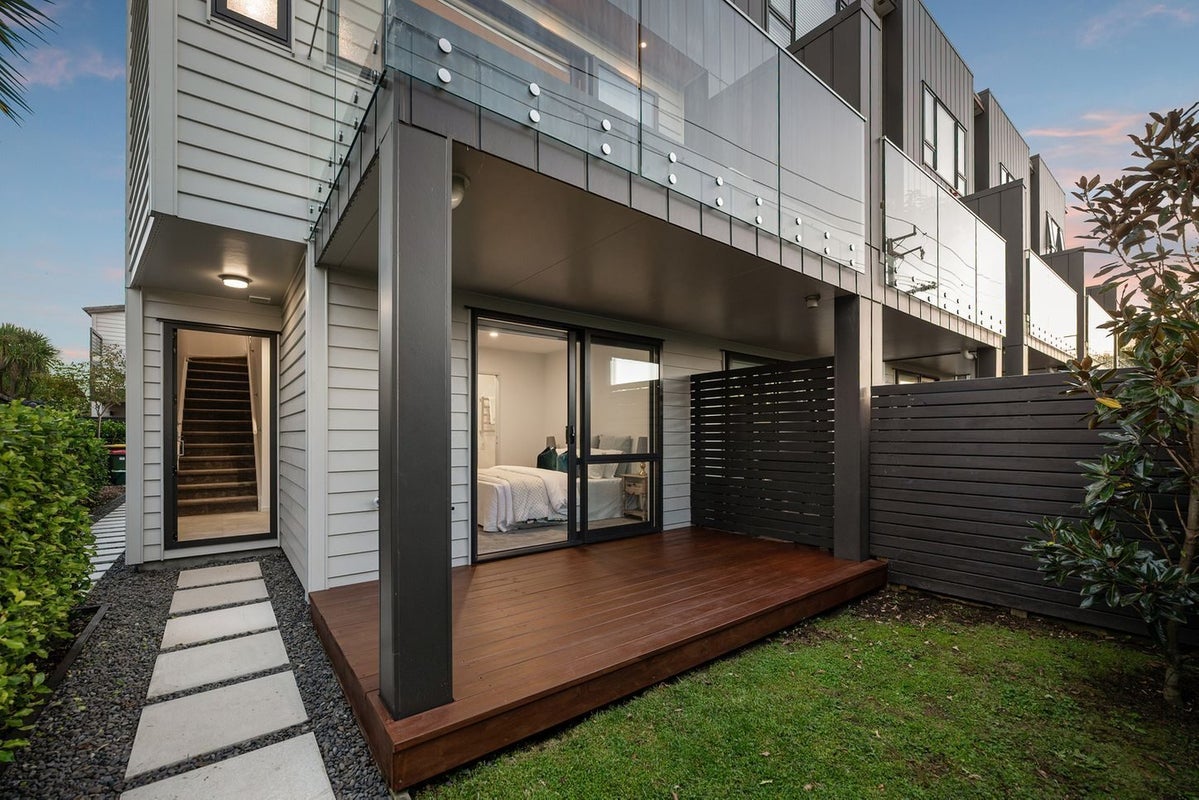 2E Fowler Street, Northcote, Auckland - Carousel 2