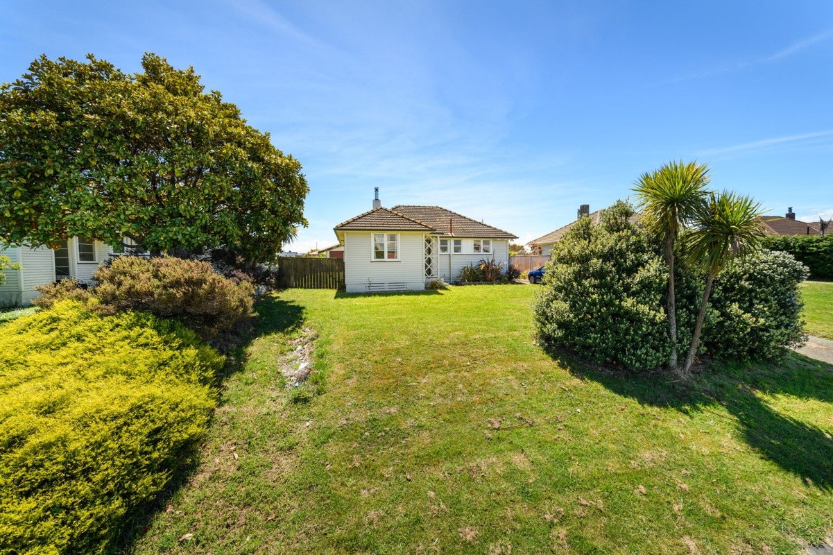 5 Clyde Crescent, Roslyn, Palmerston North - Carousel 1