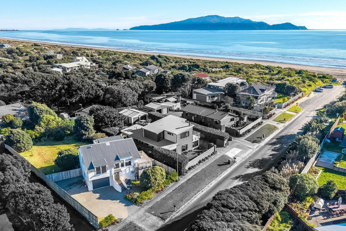 279 Peka Peka Road, Peka Peka, Waikanae - Carousel 1